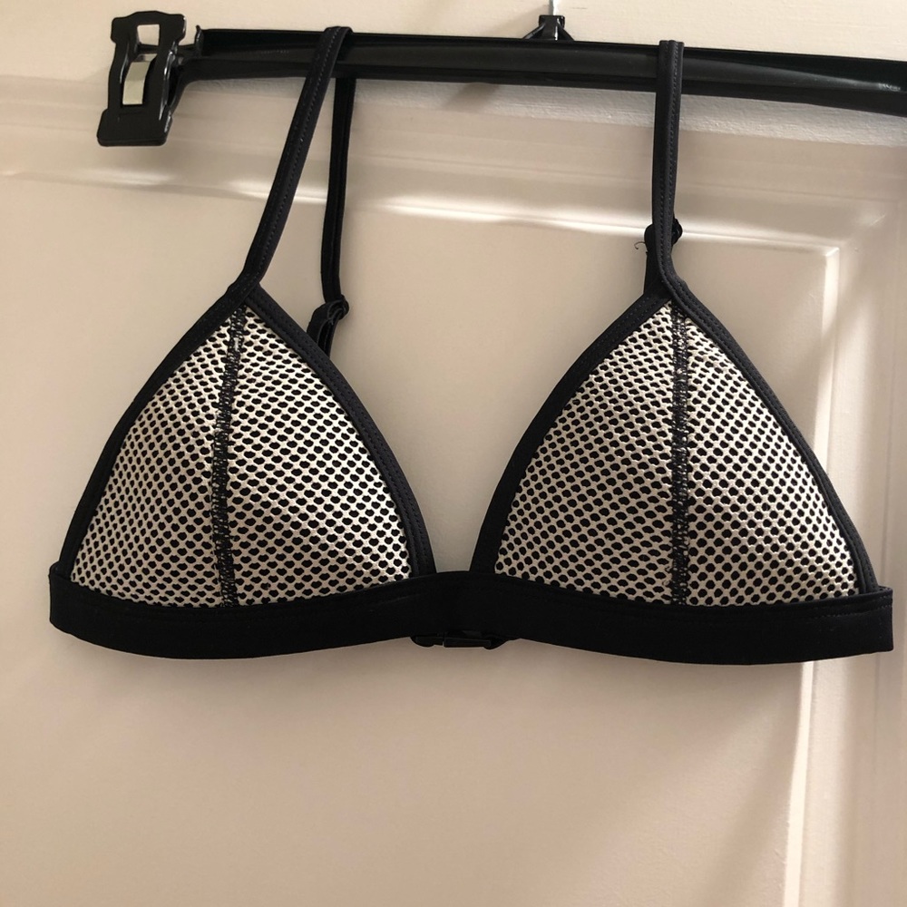 Triangl bikini top (white mesh, black base color)